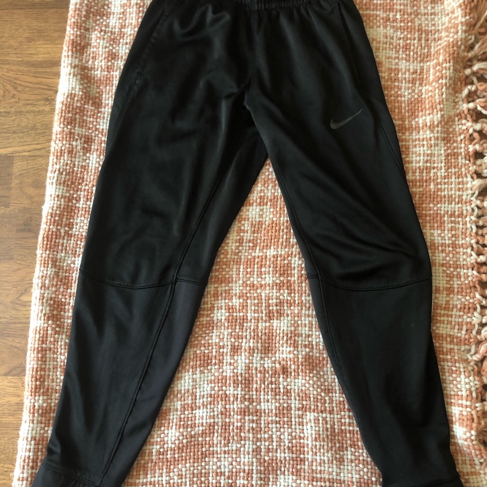 Nike Tapered Sweatpants